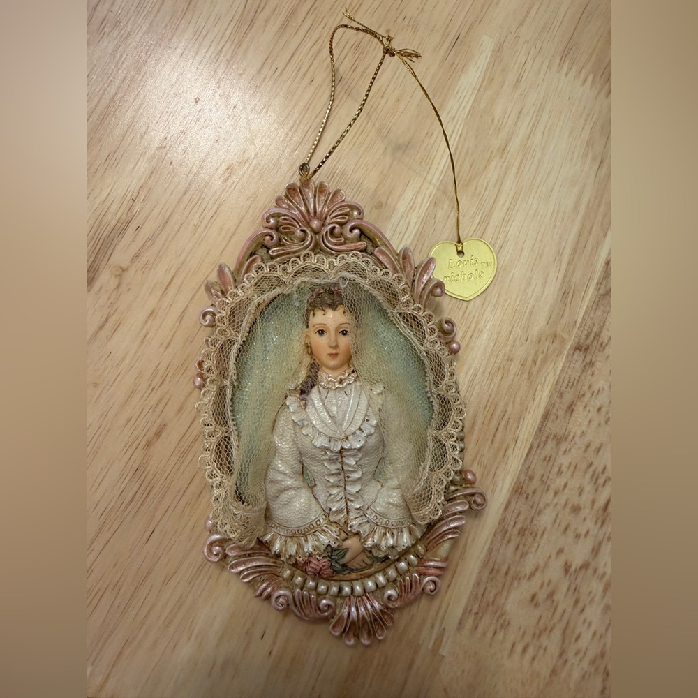 Rare Vintage Christmas The House of louis nichole
Victorian Lady Bust Ornament